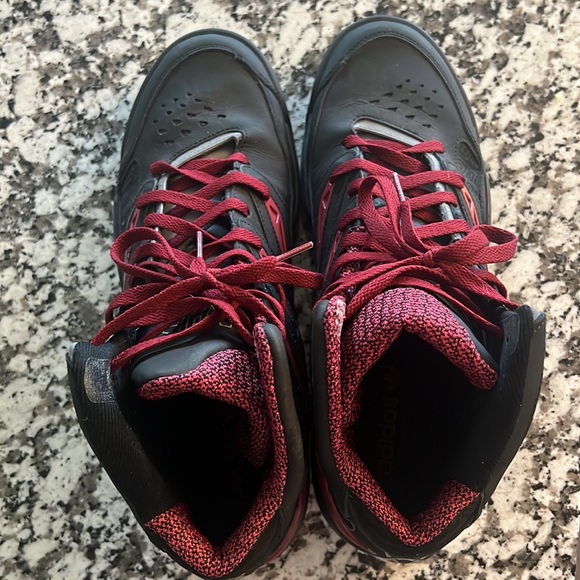 Men’s Adidas Mutombo 2 Retro Shoes - Picture 6 of 7